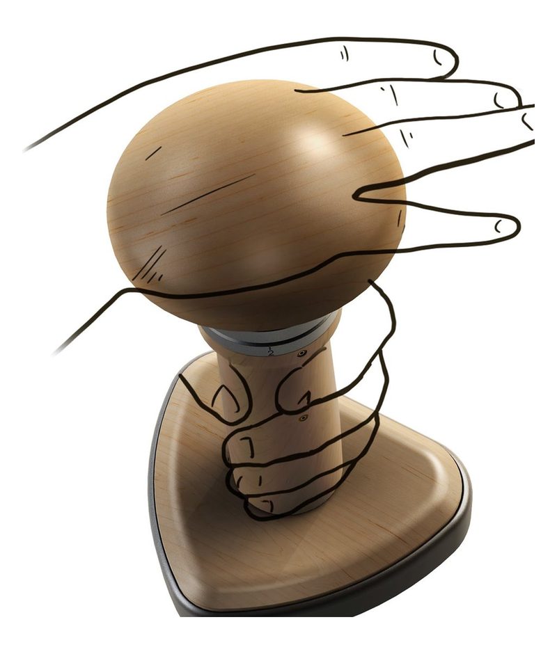 Palm grip on the striking knob