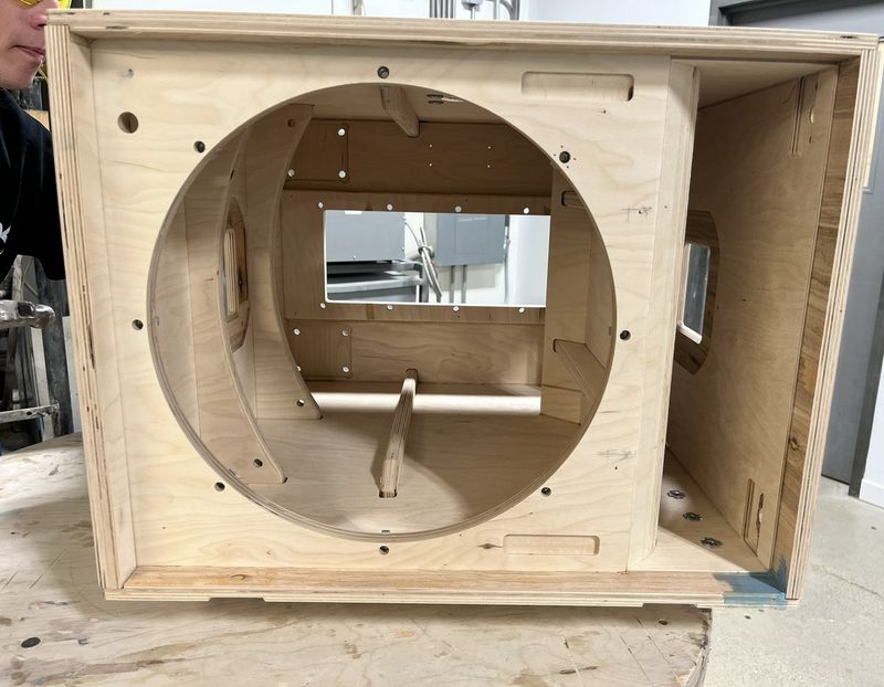 Plywood test cabinet: baffle and bracing